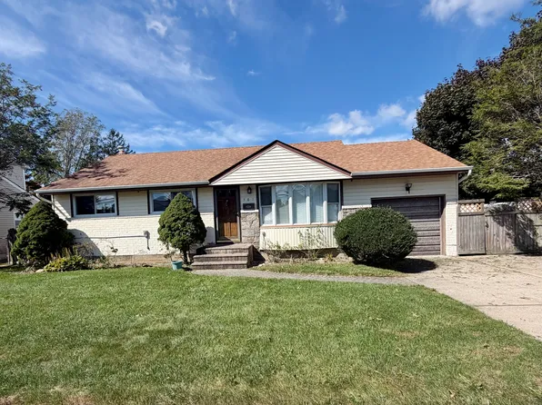 (undisclosed Address), Plainview, NY 11803