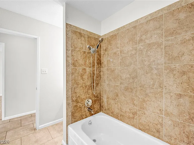 6921 Acoma Ct — Photo 13