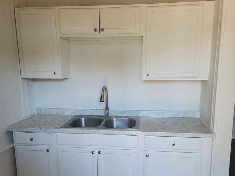 211 Maryland Ave — Photo 5