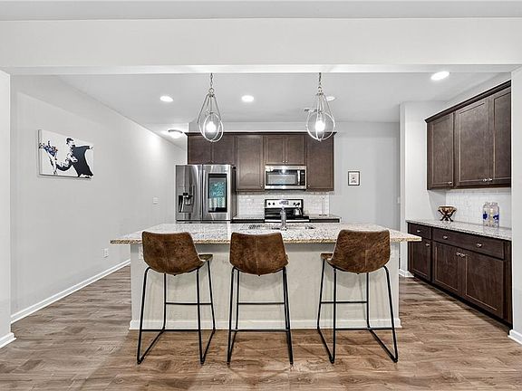 4th image of 547 Monticello Blvd SE
