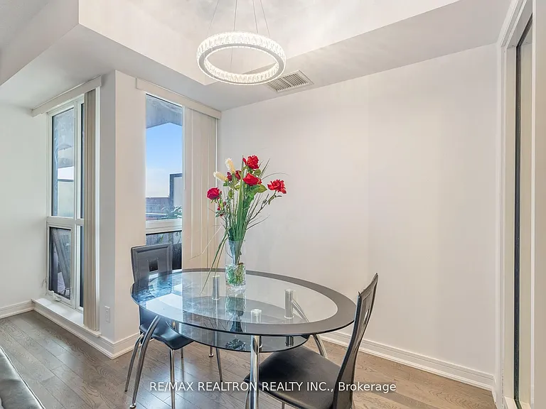 9205 Yonge St #501 — Photo 6