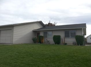 804 Conestoga Way, Grandview, WA 98930