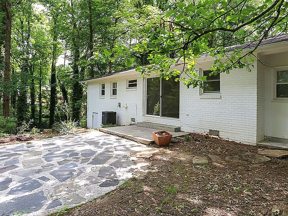 4th image of 2270 Beech Valley Dr SE