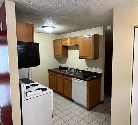 2nd image of 2241 Glenridge Ave