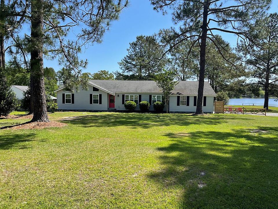 1st image of 375 Bank Lodge Dr