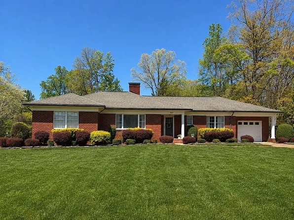 403 Lower Creek Dr NE, Lenoir, NC 28645