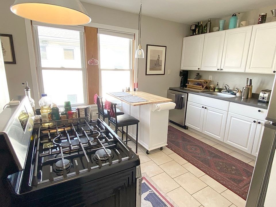 1st image of 31 Harriet St #31