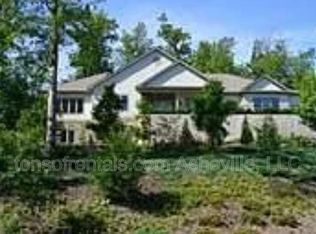 29 Turkey Roost Ct, Hendersonville, NC 28739