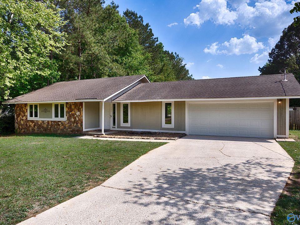 1st image of 121 Northwood Cir