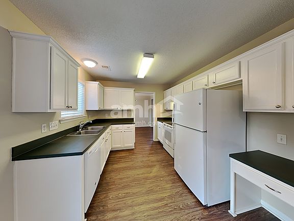 3rd image of 173 Brookstone Dr