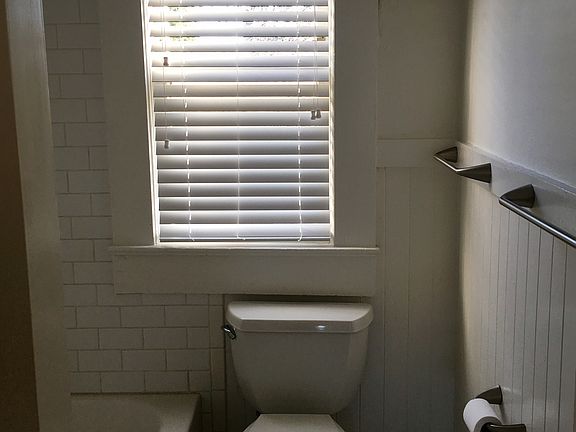 3rd image of 140 E Blithedale Ave #140