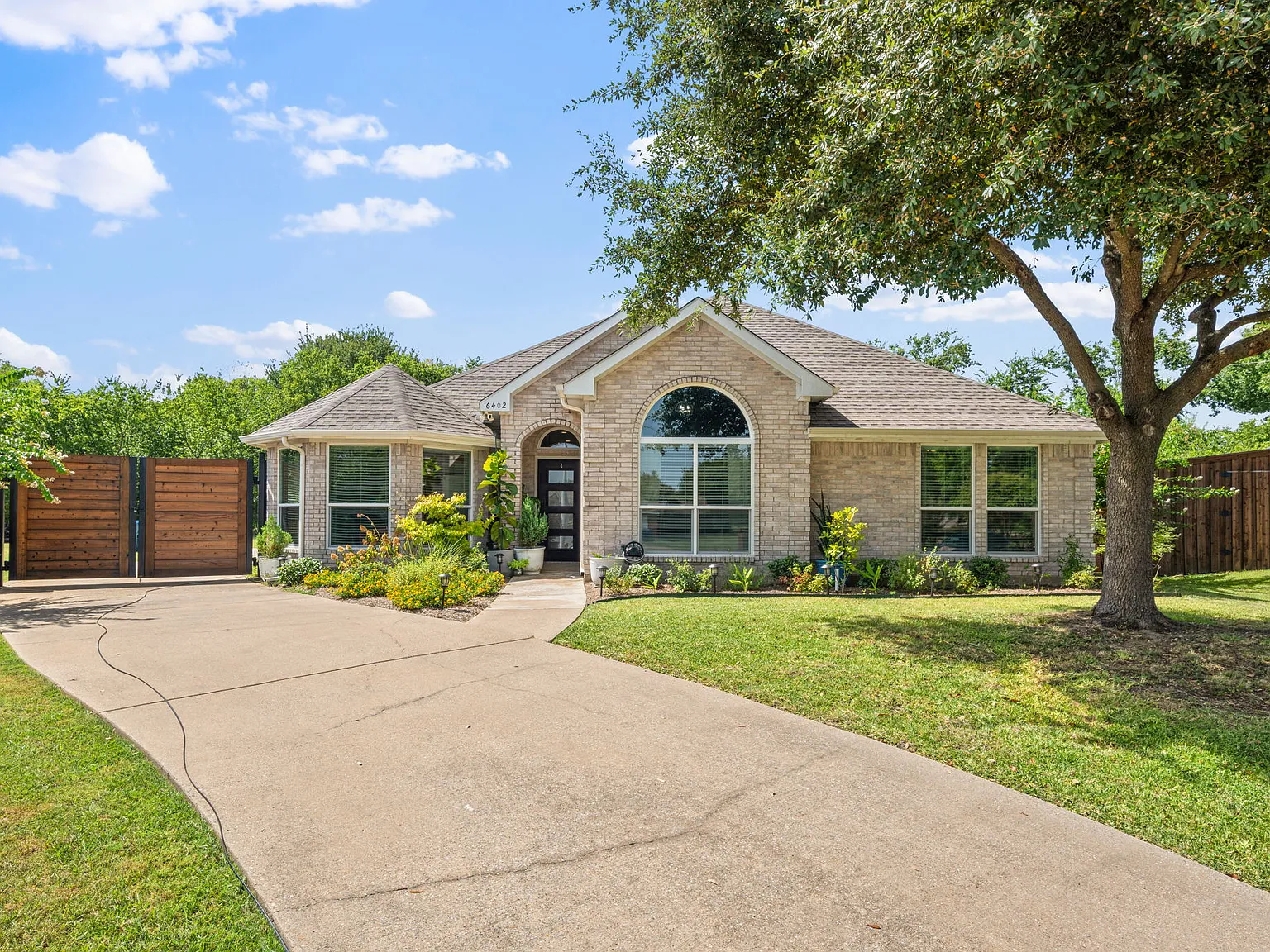 3 bed, 2.5 bath, 2181 sqft, $3,400 — Photo 2