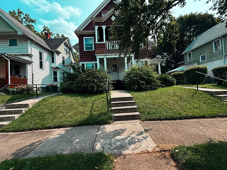 255 Ravine Ave — Photo 1