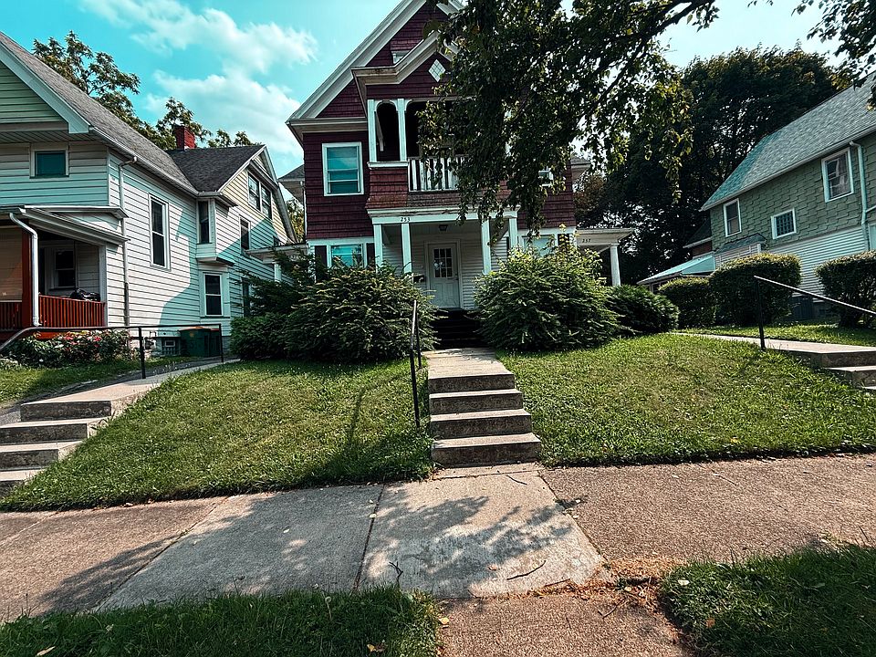 1st image of 255 Ravine Ave