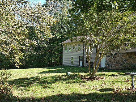 Spacious front yard