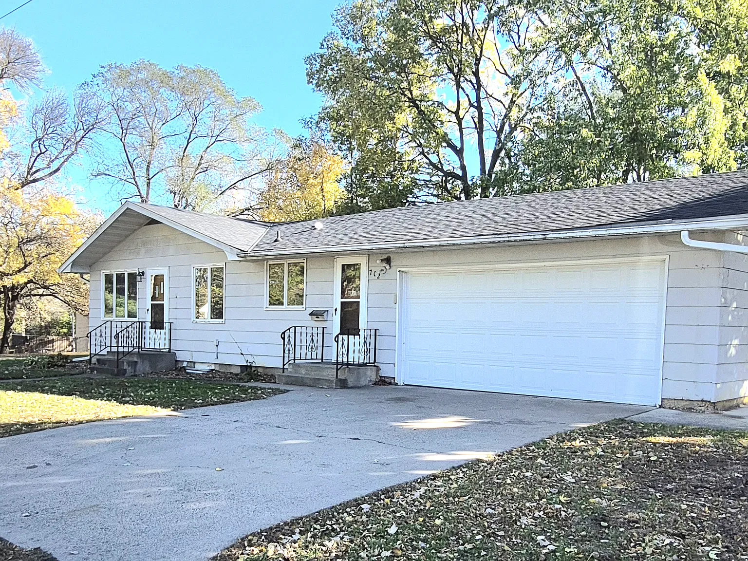 3 bed, 1.5 bath, 1333 sqft, $1,875 — Photo 1
