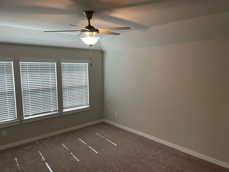 1404 Mahogany Dr — Photo 26