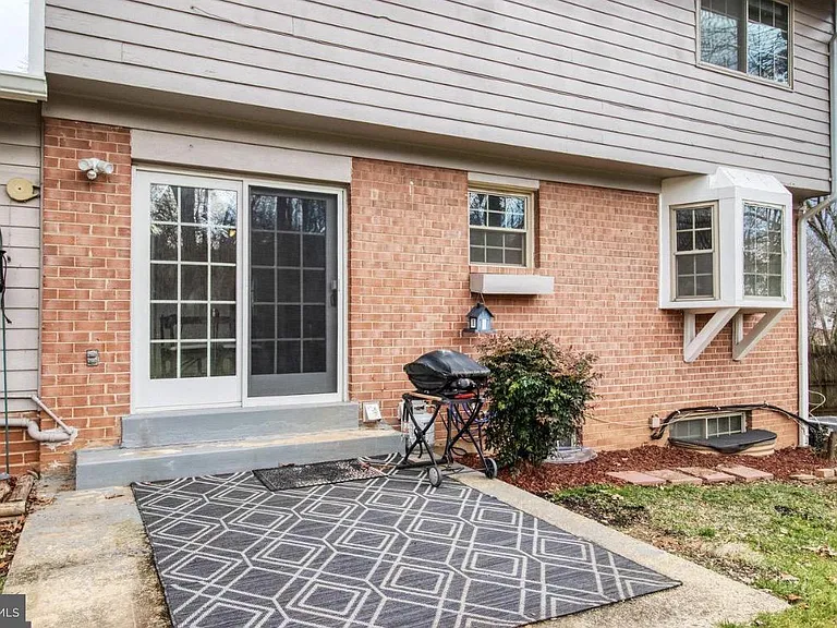 5012 Gainsborough Dr — Photo 12