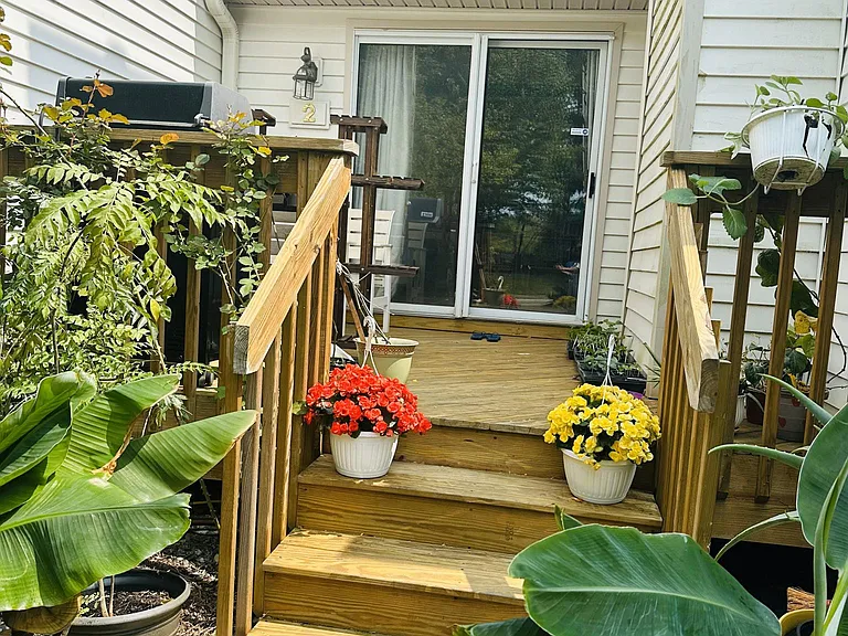 2 Russell Ct — Photo 32