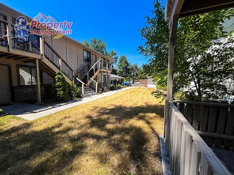 3219 Rose Hill St — Photo 38