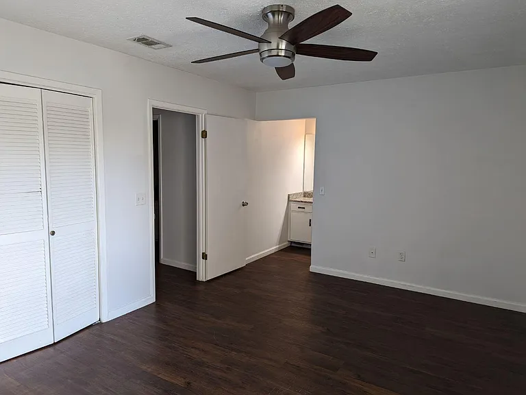 1349 Capri Dr — Photo 18