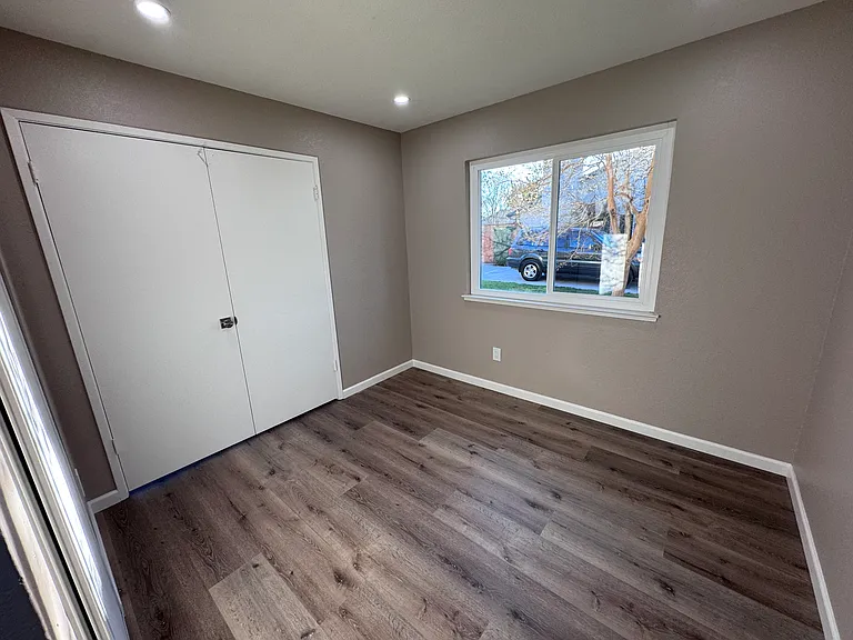 1565 Buttercup Ct — Photo 17