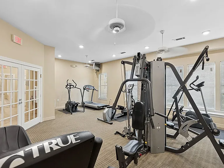 Ironwood Crossing Apartments & Townhomes — Photo 8