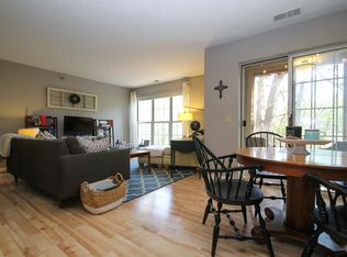 6020 Chasewood Pkwy APT 1, Minnetonka, MN 55343