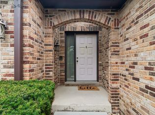 1846 Golf View Dr, Bartlett, IL 60103