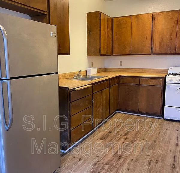 461 W Colorado St #9 — Photo 5