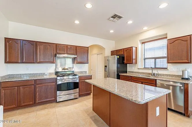 1405 E Baker Dr — Photo 5