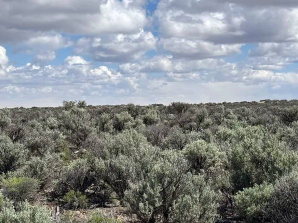 Fossil Lake Rd #7300, Christmas Valley, OR 97641