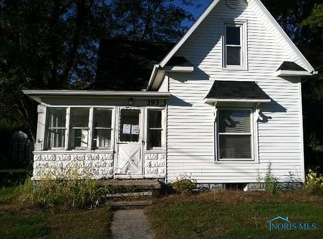 1st image of 393 Dame St