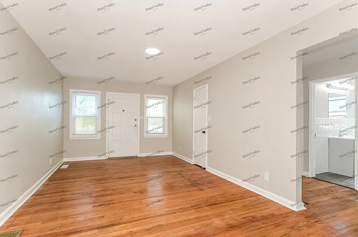 6645 Thurston Ave — Photo 5