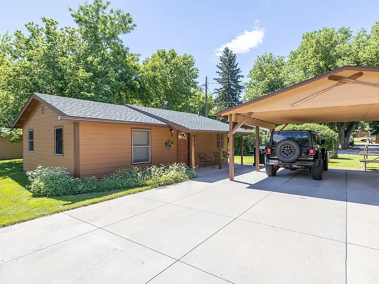 2912 Chapel Ln — Photo 2