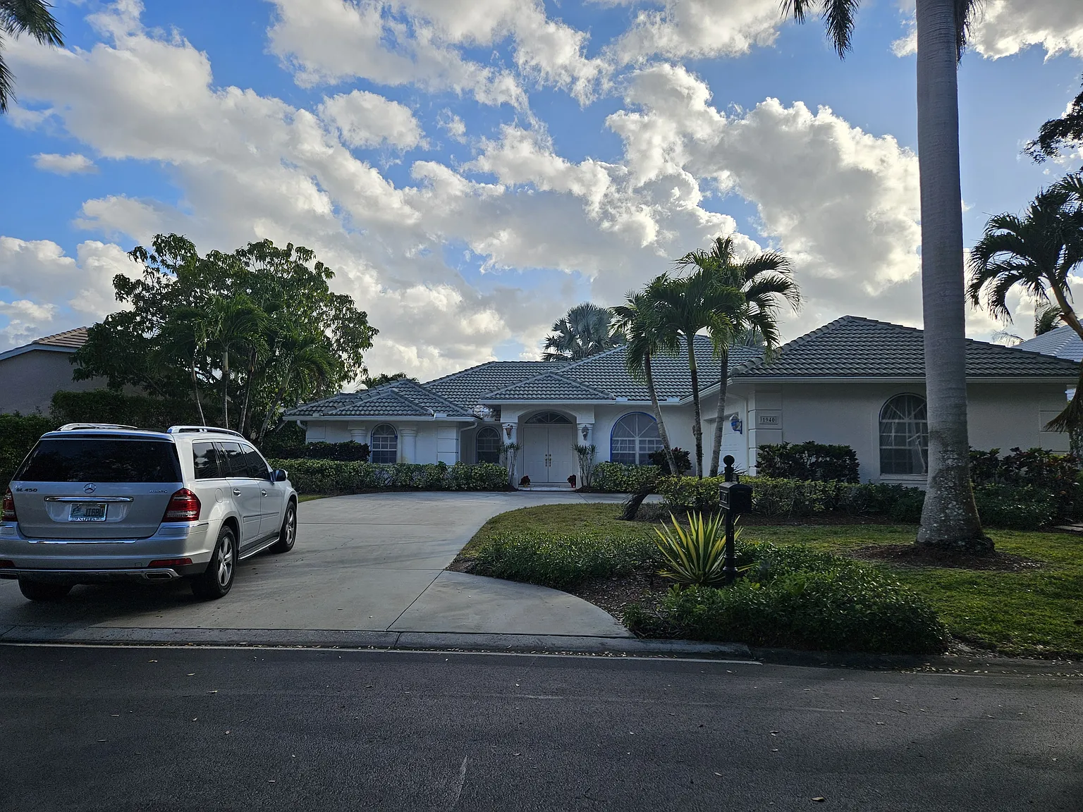 4 bed, 2315 sqft, $7,000 — Photo 3