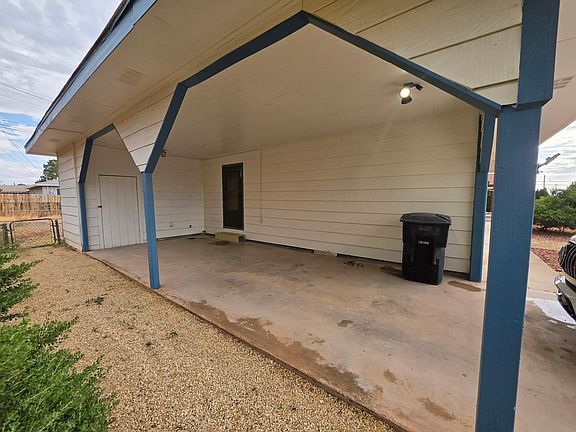 3rd image of 802 1/2 Larkspur St