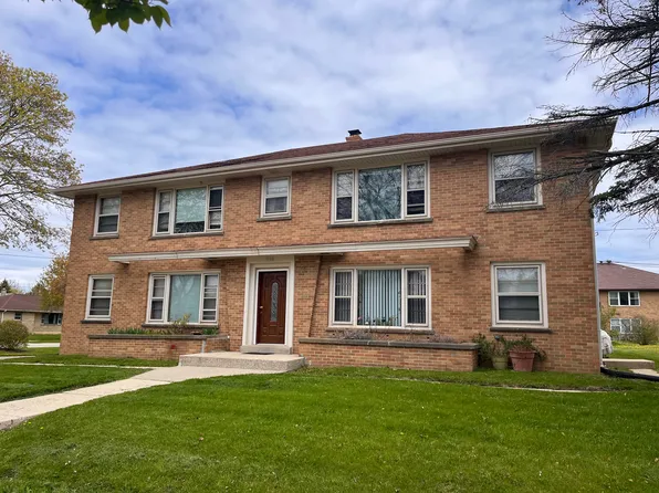 5500 S Trinthammer Ave #3, Cudahy, WI 53110