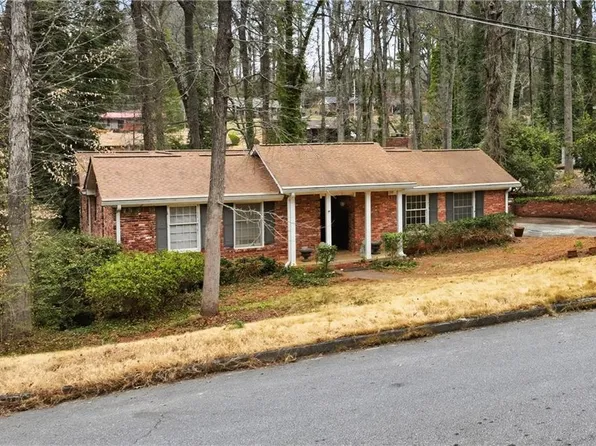 2897 Branchwood Dr, East Pt, GA 30344