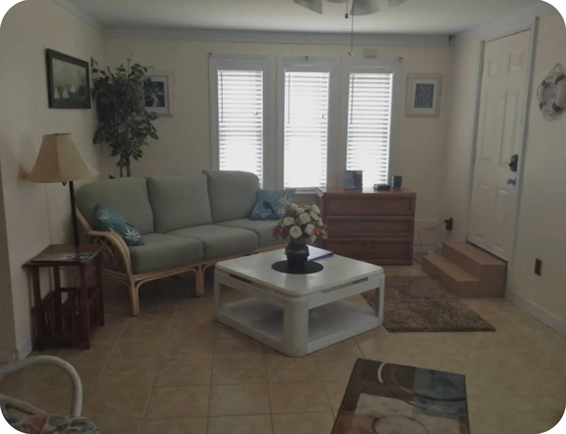 310 W Lost Colony Dr — Photo 3
