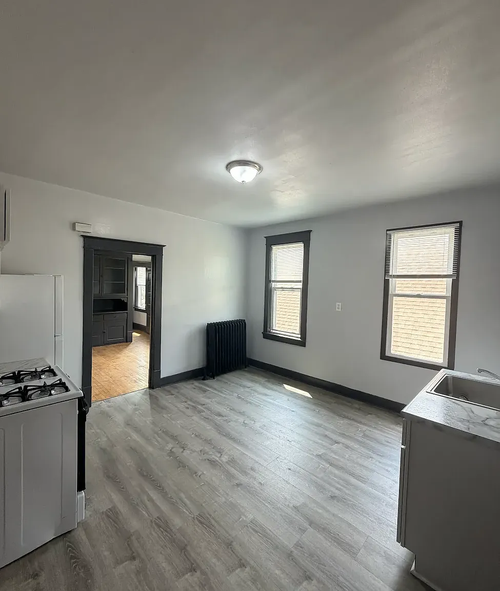 3 bed, $1,450 — Photo 2