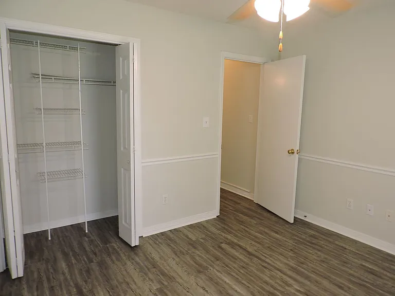 2780 Honeywood Dr — Photo 22