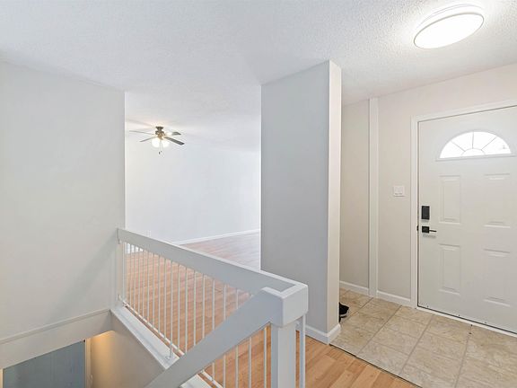 4th image of 7026 Millwoods Rd