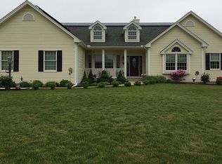 17 Oak Farm Dr, Colchester, CT 06415