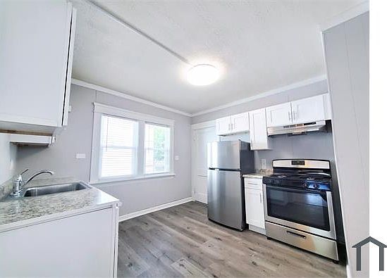 2nd image of 3447 Altamont Ave Floor 1
