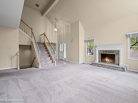 4th image of 760 N Walden Dr