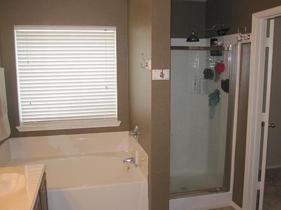 4th image of 10401 Brangus Dr