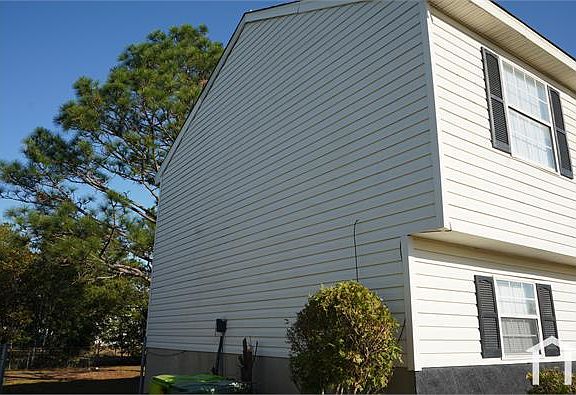 3rd image of 821 Winslow Way