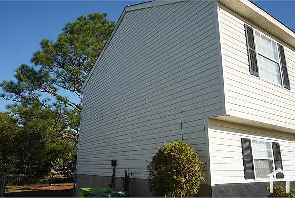 821 Winslow Way — Photo 3