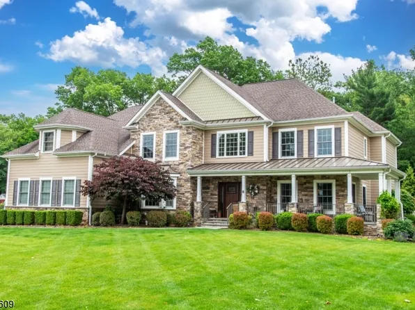 8 Jameson Pl, West Caldwell Twp., NJ 07006